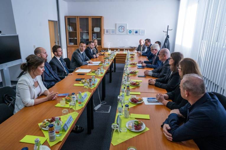 Z rokovania zástupcov MŠVVaM a SAV