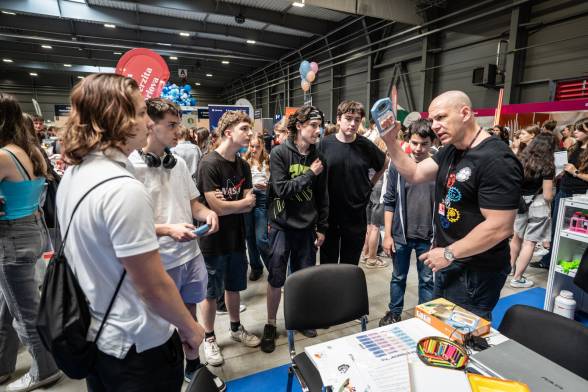 Pražský Veľtrh vedy opäť ukázal, že veda vie nadchnúť